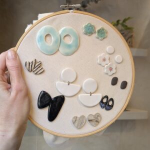 Cours : créez vos boucles d'oreilles en céramique